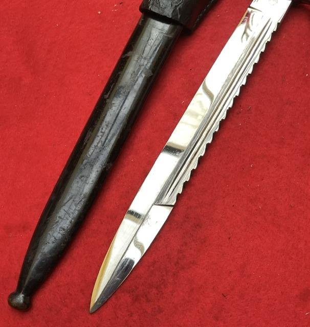 German saw back fire bayonet. — image 6