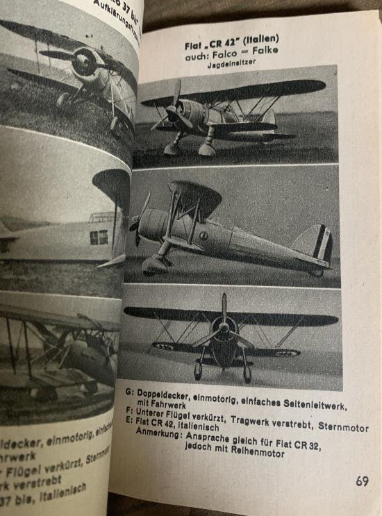 Rare German WW2 Aircraft Recognition Book — image 3