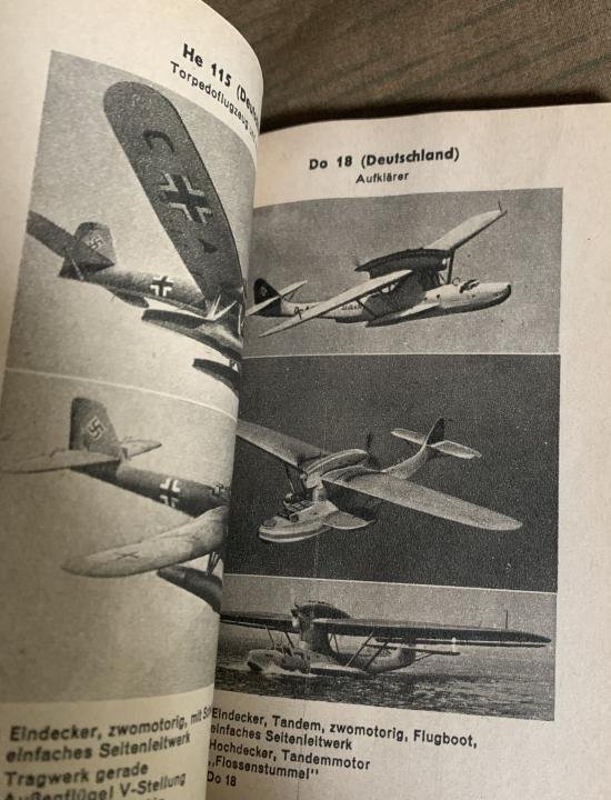 Rare German WW2 Aircraft Recognition Book — image 4