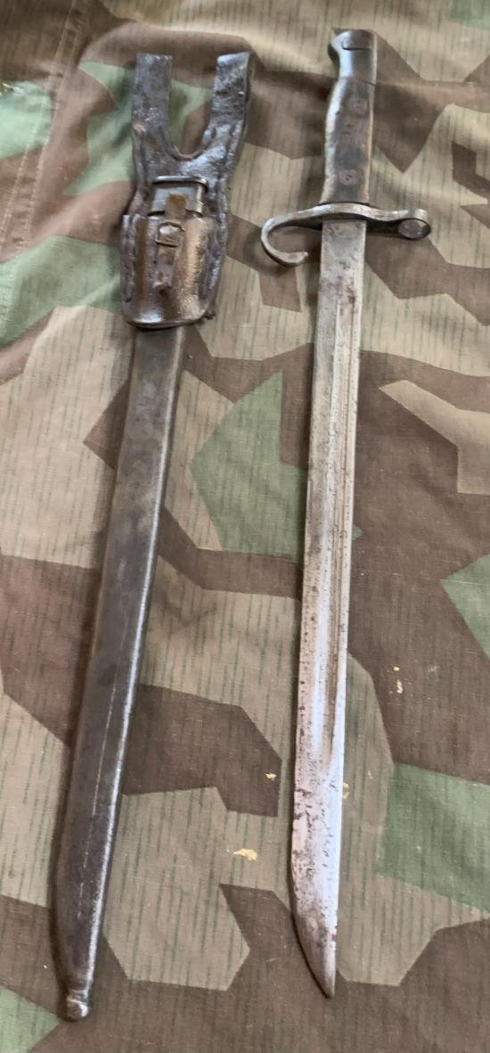 Arisaka Bayonet with rare original frog — image 4