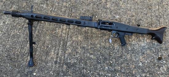 Deactivated WW2 German MG42 Machine Gun — image 2