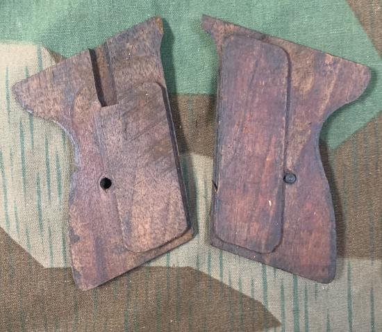 WW2 German Mauser HSc Wooden Grip Set — image 2