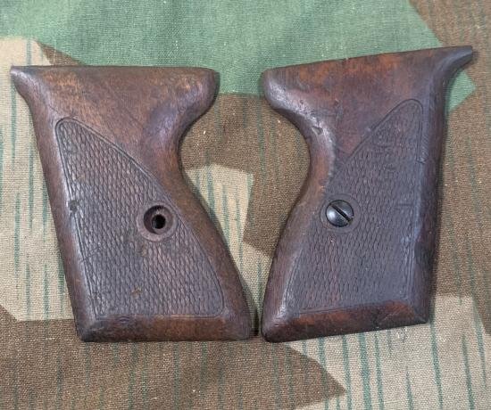 WW2 German Mauser HSc Wooden Grip Set — image 3