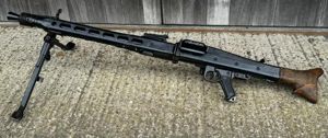 Deactivated WW2 German 1943 MG42