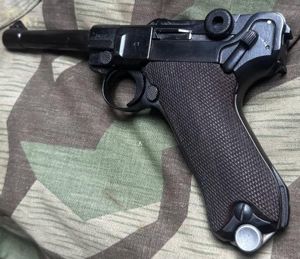Deactivated 1938 S/42 Luger P.08 Pistol