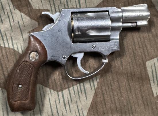 Deactivated.38 Smith&Wesson Snub nose — image 4