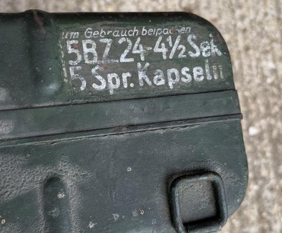 WW2 German M24 Stick grenade box with rack — image 3