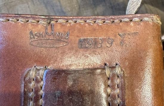 WW2 German MG34/42 Leather Battery Box — image 7