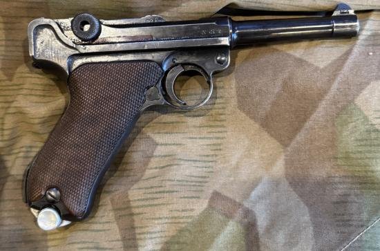 Deactivated WW2 German P.08 Luger Pistol — image 2
