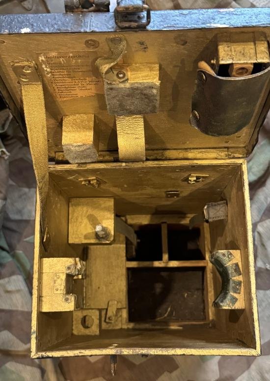 WW2 German SF14 Binoculars Box — image 4