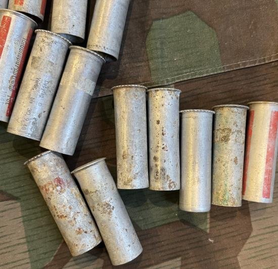 Inert empty WW2 German Flare Gun cartridges — image 3