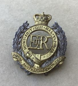 1953-60 Royal Australian Engineers Hat Badge