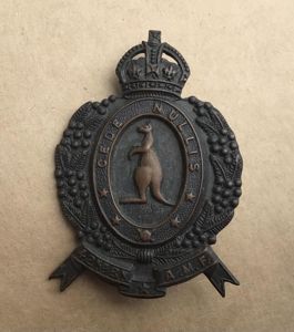 1930-42 42nd Battalion Hat Badge