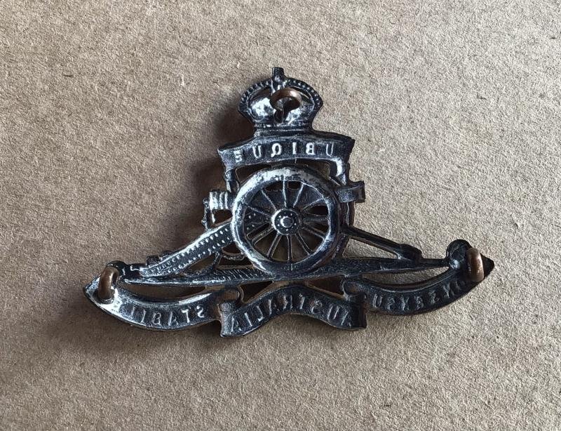 1912-42 Royal Australian Artillery Hat Badge — image 2