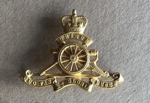 1953-60 Royal Australian Artillery Officers Hat Badge