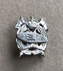 1948-53 Royal Australian Armoured Corps Hat Badge