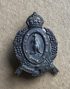 1930-42 42nd Infantry Battalion Hat Badge