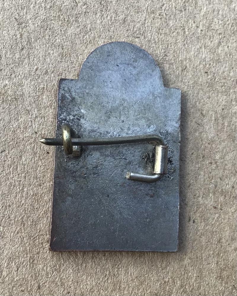 Australia WW1 1919 Villers-Bretonneux Memorial Tablet Lapel Badge — image 2