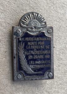 Australia WW1 1919 Villers-Bretonneux Memorial Tablet Lapel Badge
