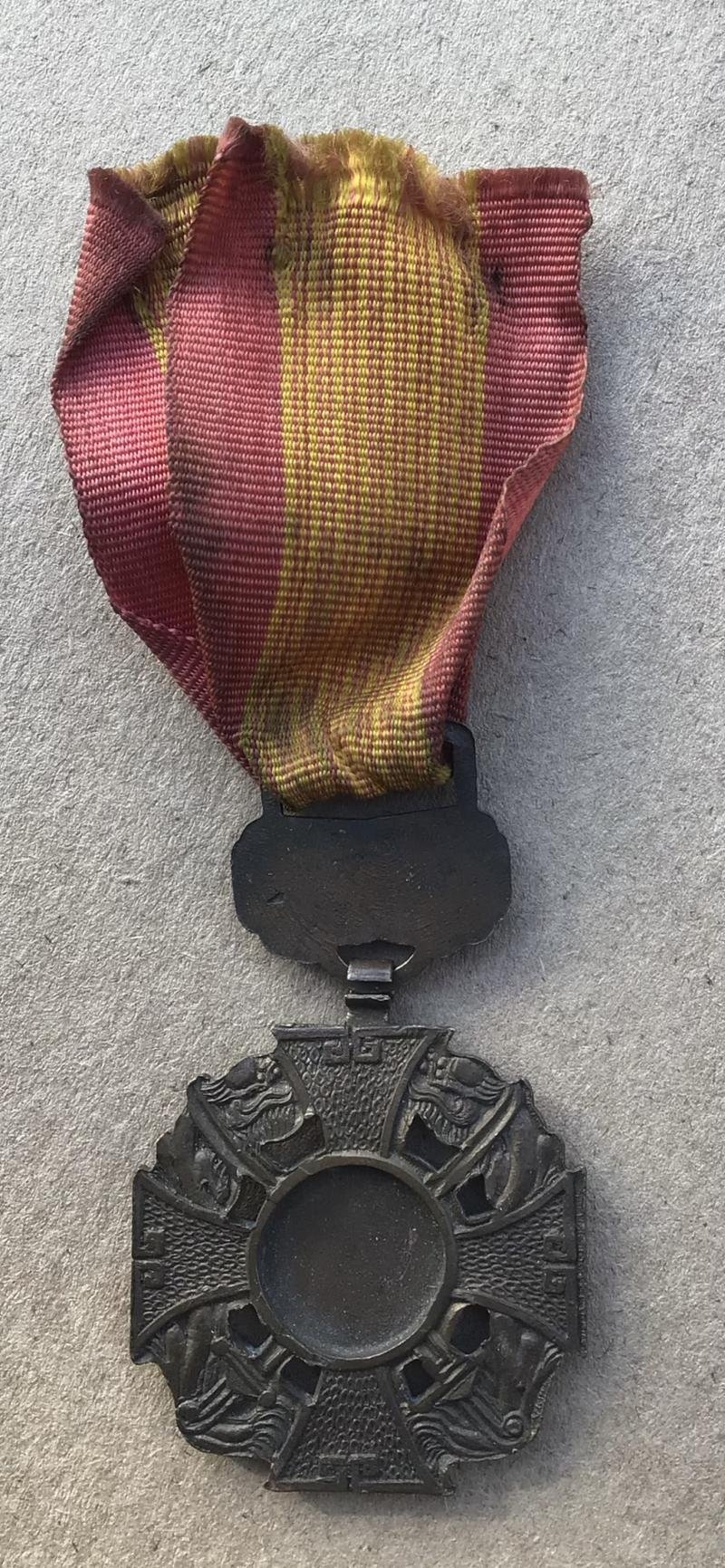 South Vietnam Cross of Gallantly — image 2