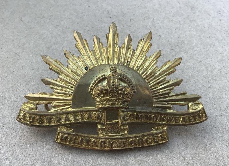 1905-1912 Rising Sun Hat Badge — image 2