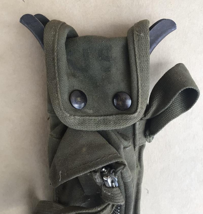 US M16 Bipod and carrier pouch. — image 2