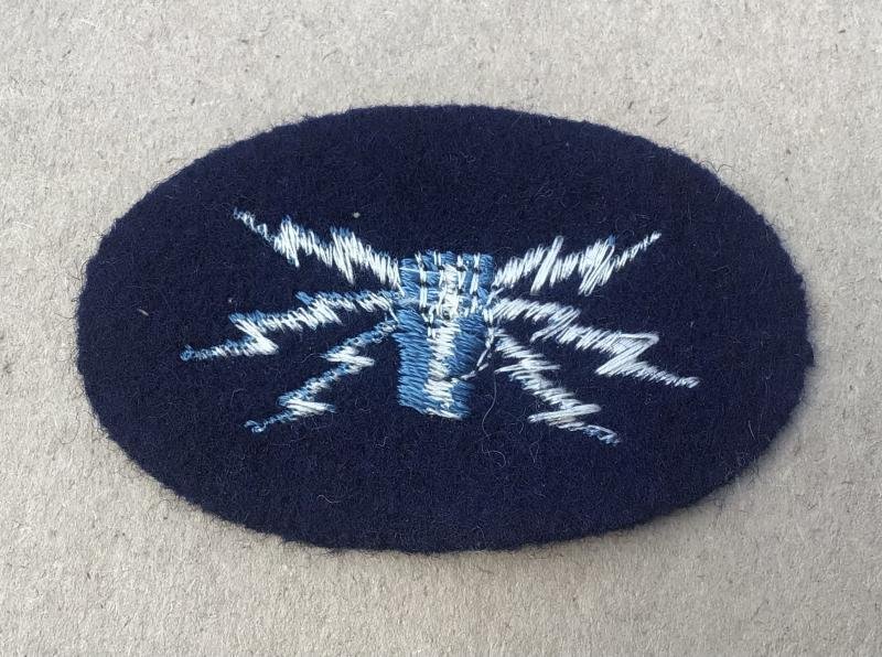 WW2 RAAF Wireless Operator Sleeve Badge — image 2