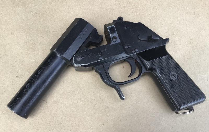 Germany Post WW2 DDR Model LP1 '1001' Flare Pistol — image 5