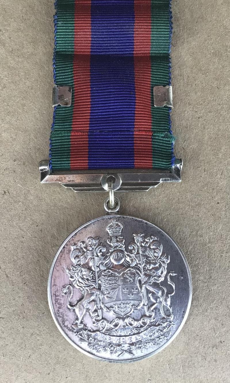 Canada WW2 Voluntary Service Medal with Clasp. — image 3