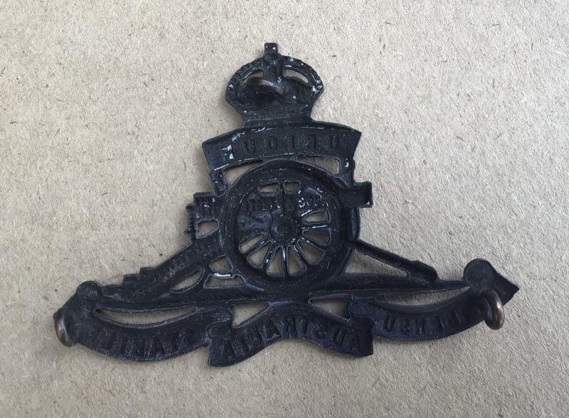 1930-42 Royal Australian Artillery Hat Badge — image 2