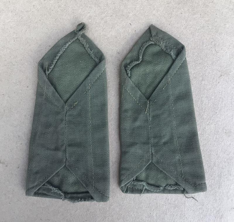 Australia c.Vietnam War Army Officers Slip on Rank for Jungle Greens Shirt — image 2