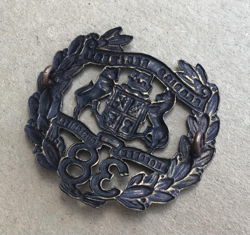 1930-42 38th Battalion Hat Badge — image 2