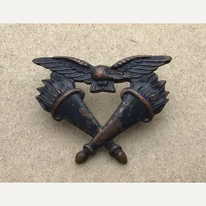 WW2 RAAF Education Officers Hat Badge