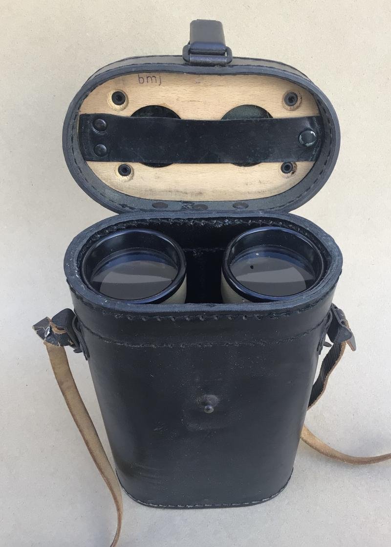 German WW2. WH 10x50 Panzer Binocular in Case — image 3