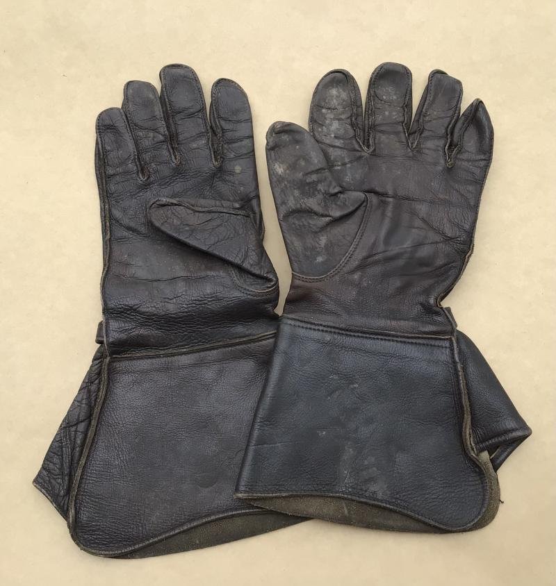 Australia WW2 Driving Gauntlets - 1943 — image 2