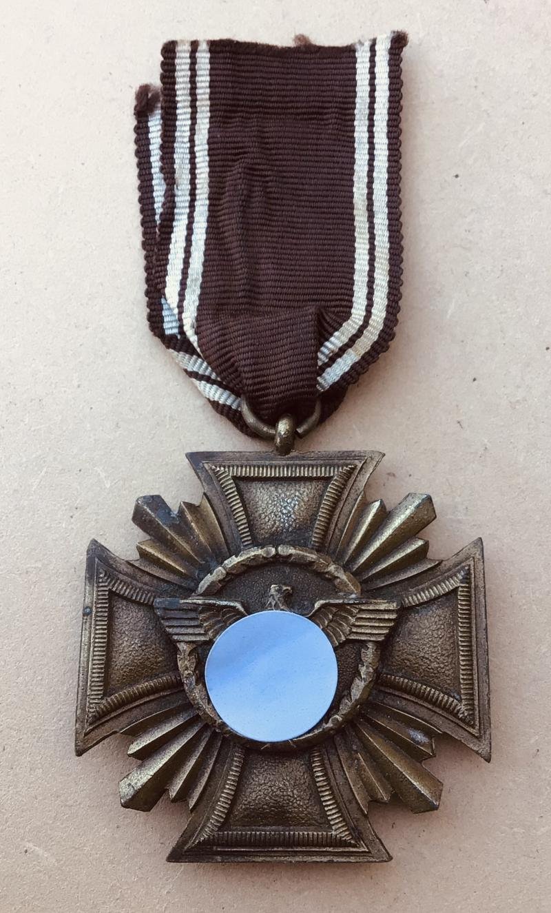 German wW2 NSDAP Long Service Award in Bronze — image 2