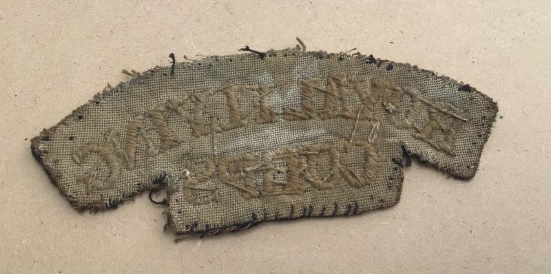 British WW1 Royal Flying Corps Cloth Shoulder Title — image 2