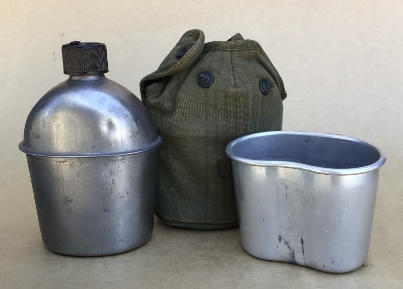 US WW2 Water Canteen and Carrier — image 5