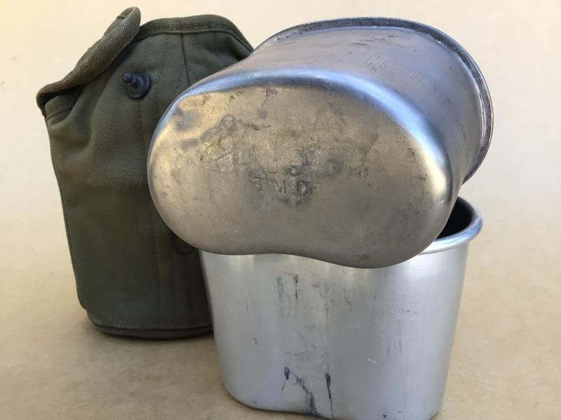 US WW2 Water Canteen and Carrier — image 6