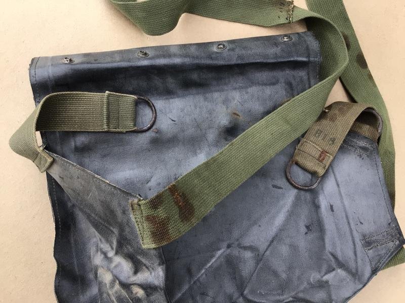 US WW2 M7 Carrier for M5 Assault Gas Mask — image 4