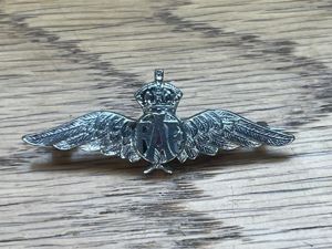 Royal Air Force Chrome Kings Crown Wings Sweetheart Brooch
