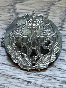 Royal Air Force Queens Crown Cap Badge