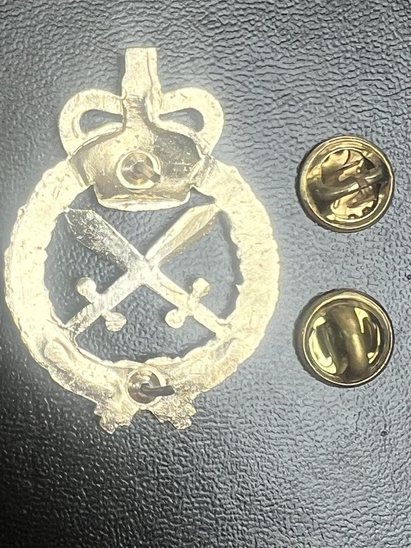 Royal Australian Military Police Hat Badge A/A — image 2