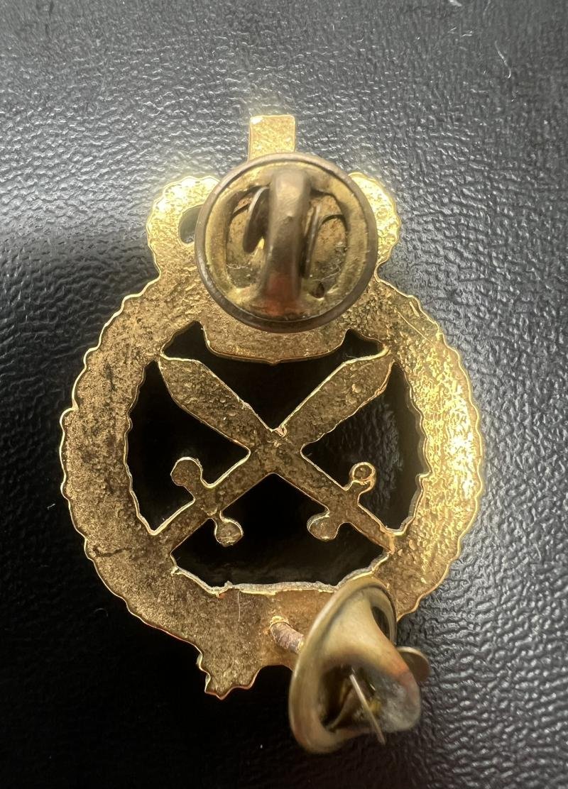 Australian Military Police Hat Badge — image 2