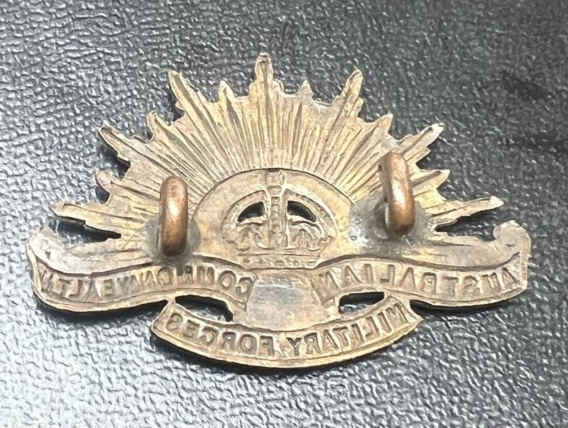 Australian Commonwealth Military Forces Collar Badge — image 2