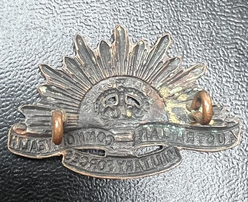 Australian Commonwealth Military Forces Collar Badge — image 2