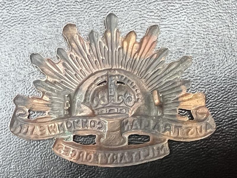 Australian Commonwealth Military Forces Hat Badge — image 2