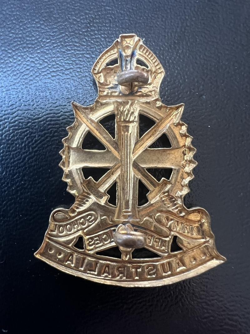Australian KC Army Apprentice School Hat Badge — image 2