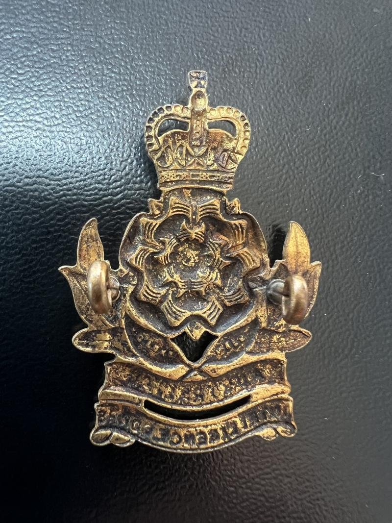 Australian QC Intelligence Corps Hat Badge — image 2