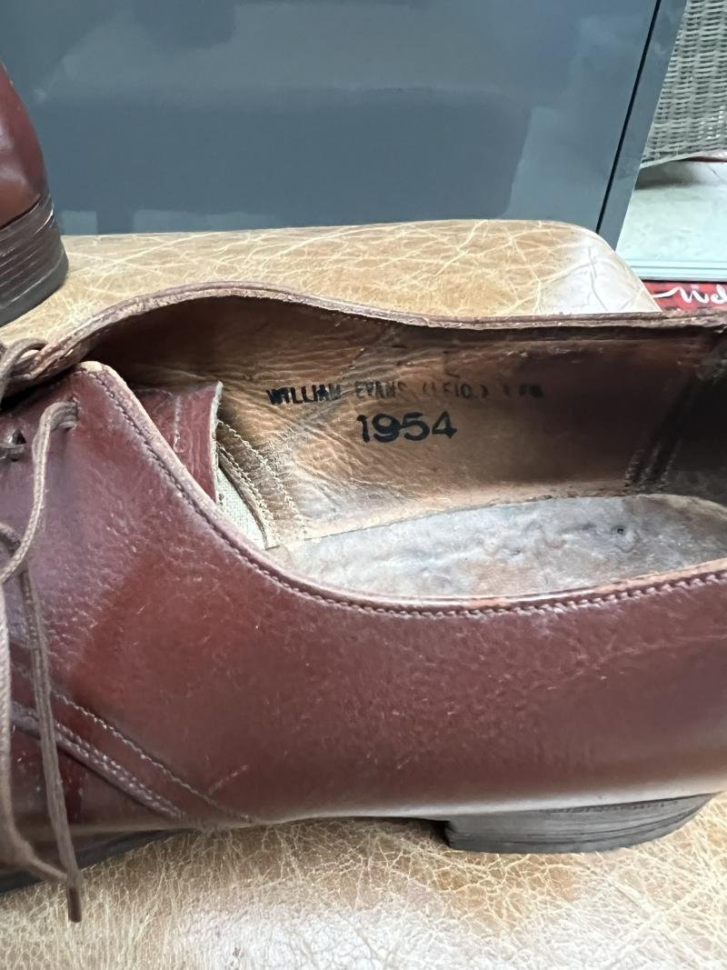 Black Womens Service Shoes Dated 1945 Size 6 — image 3